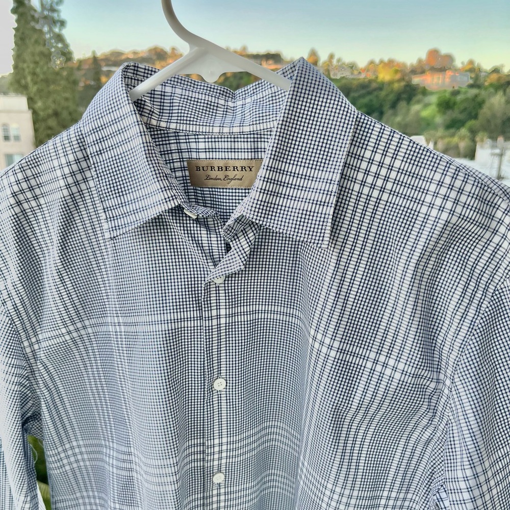 Burberry shirt in great condition.